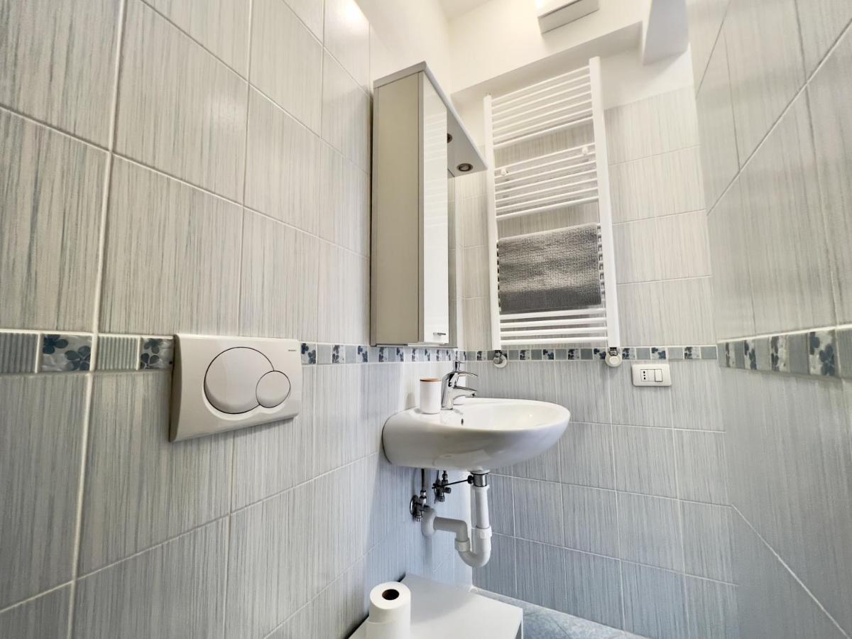 Casa Nandina In Centro Apartment Rapallo Luaran gambar